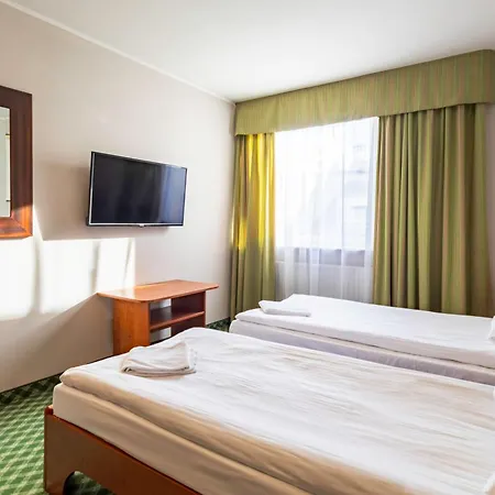 Hit Hotel-2